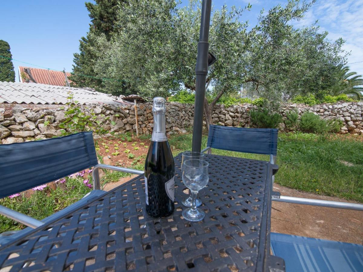 Sven Apartment Veli Losinj Exterior photo